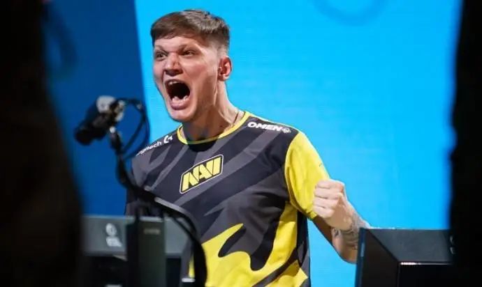 Assum ：选金克丝是因为训练赛打龙效果挺好的